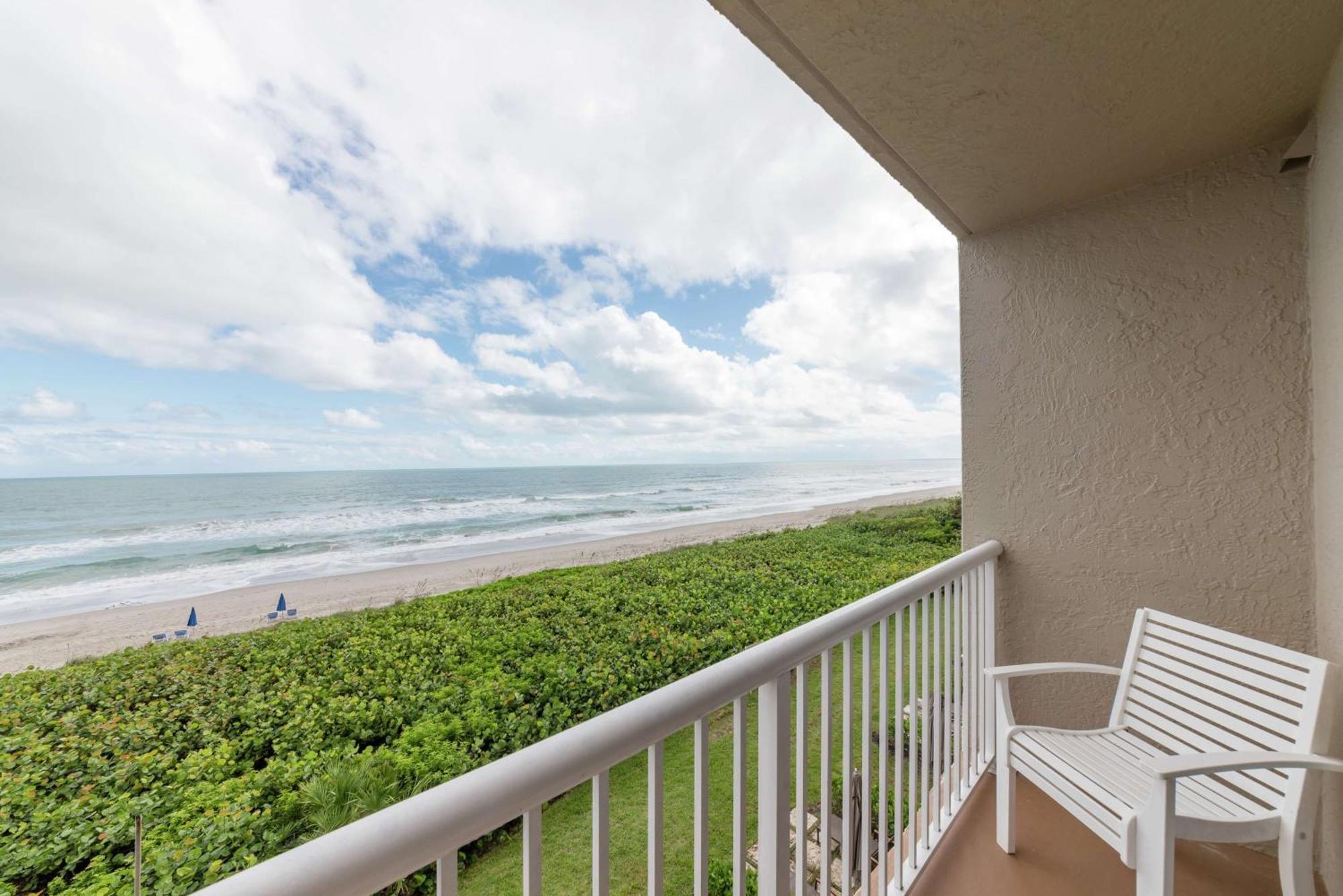 Doubletree Suites By Hilton Melbourne Beach Oceanfront Exterior photo