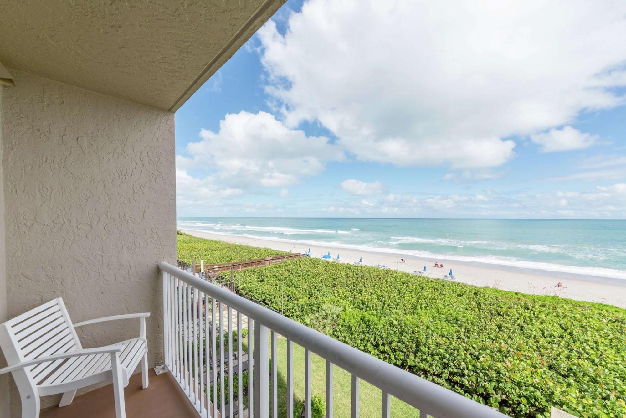 Doubletree Suites By Hilton Melbourne Beach Oceanfront Exterior photo