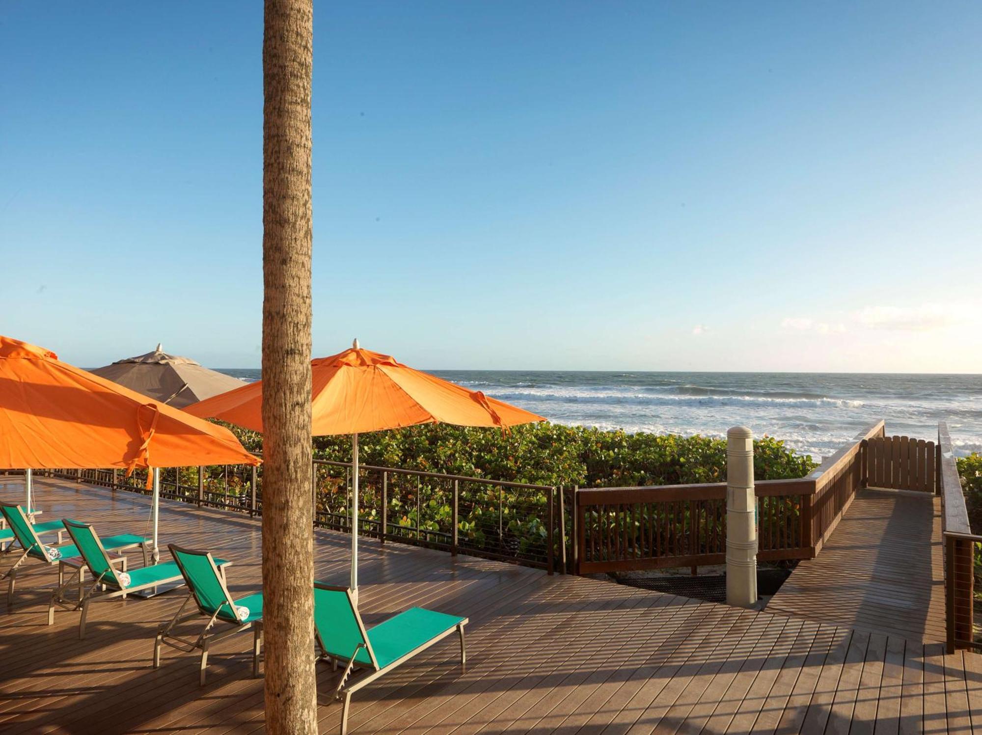 Doubletree Suites By Hilton Melbourne Beach Oceanfront Exterior photo